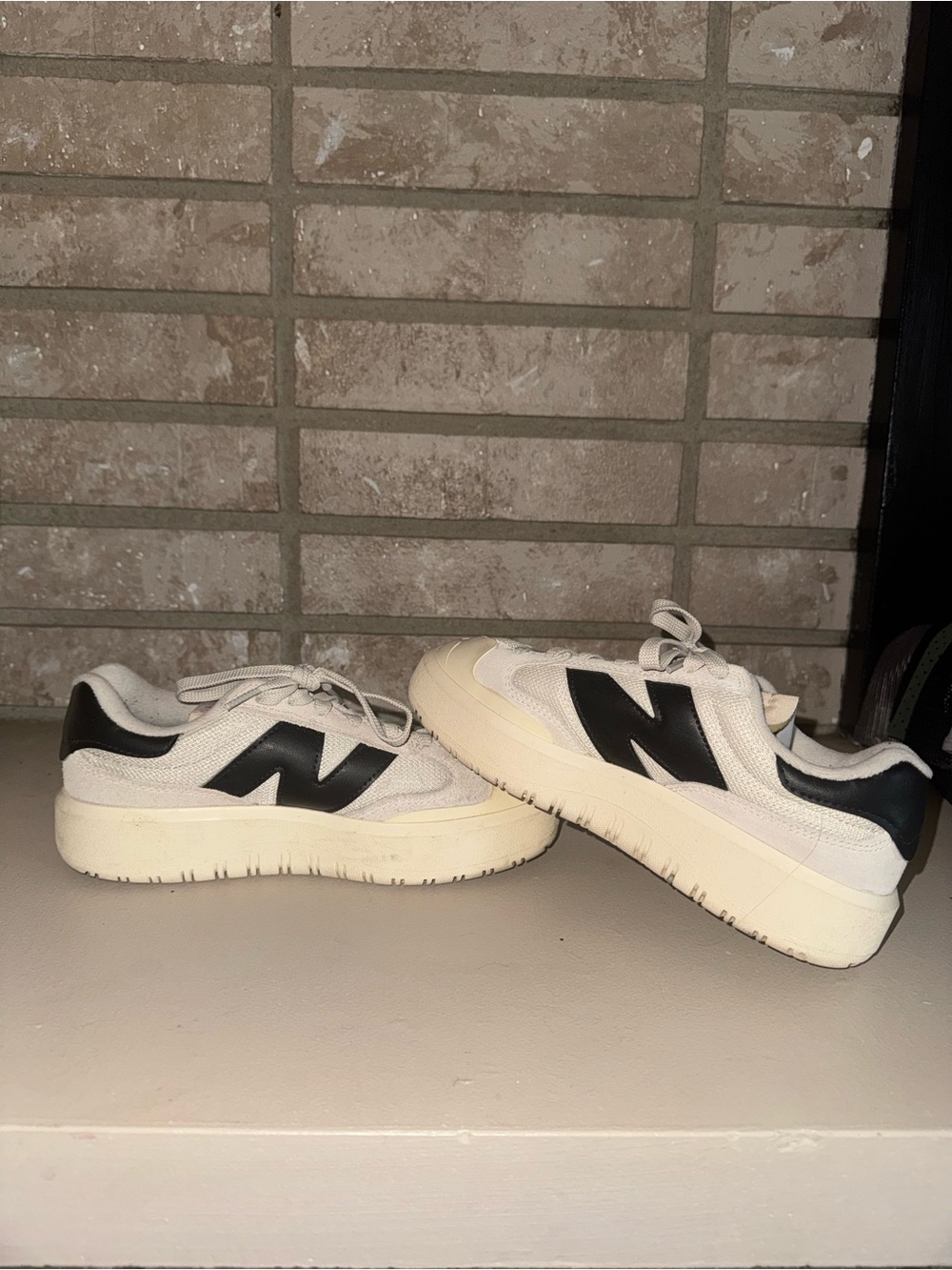 New Balance Kids Sneakers in Off-White and Black